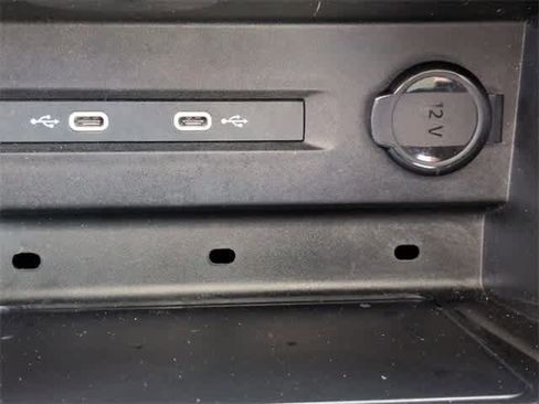 Used 2024 Volkswagen Taos SE image 31