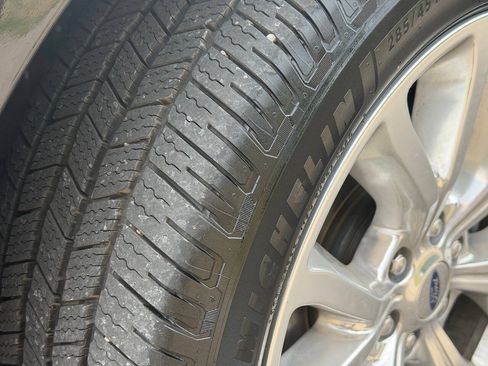 Used 2019 Ford Expedition Platinum AWD/4WD image 2