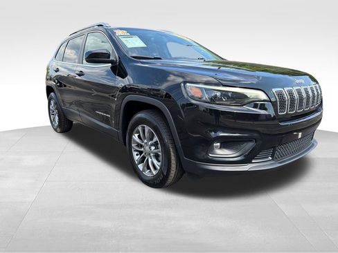 Used 2019 Jeep Cherokee Latitude Plus w/ Cold Weather Group AWD/4WD image 8