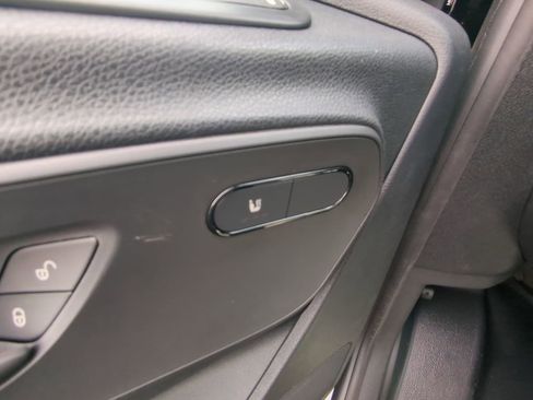 Used 2025 Mercedes-Benz Sprinter 2500 image 10