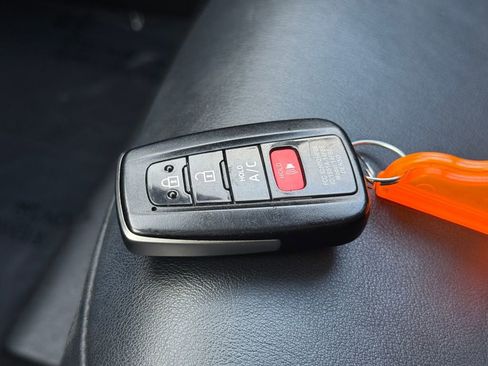 Used 2020 Toyota Prius Prime Limited image 35