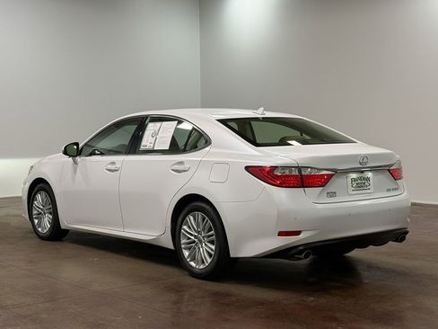 Used 2014 Lexus ES 350 w/ Luxury Package FWD image 26