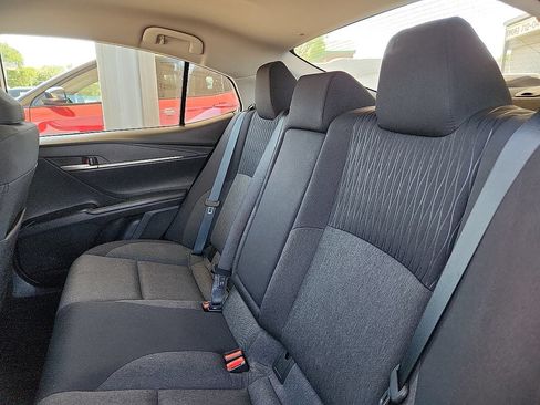 Used 2025 Toyota Camry LE FWD image 5