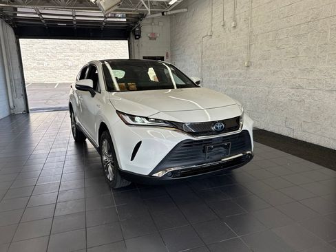 Certified 2021 Toyota Venza Limited AWD/4WD image 2