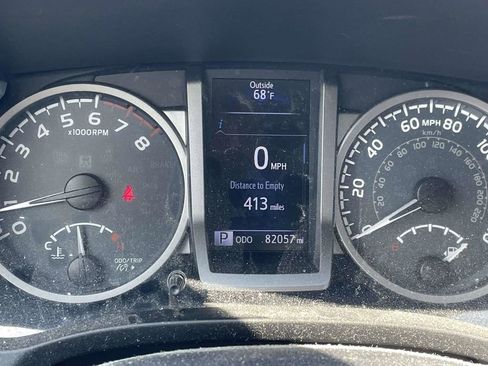 Used 2017 Toyota Tacoma SR5 w/ Tow Package image 23