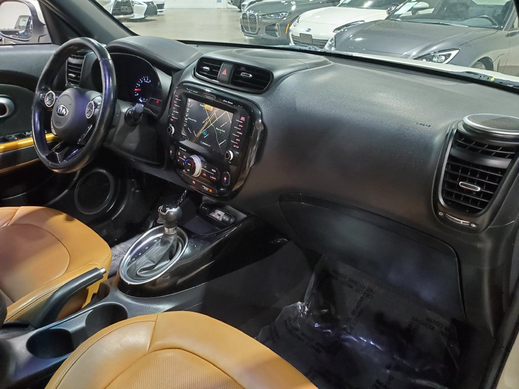 Used 2015 Kia Soul ! w/ Sun & Sound Package FWD image 14