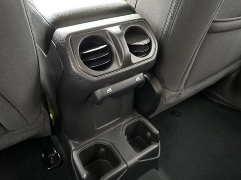 Used 2023 Jeep Wrangler Willys image 13