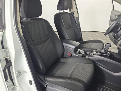 Used 2018 Nissan Rogue S image 17