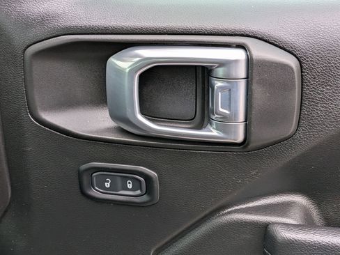 Used 2023 Jeep Wrangler Willys image 33