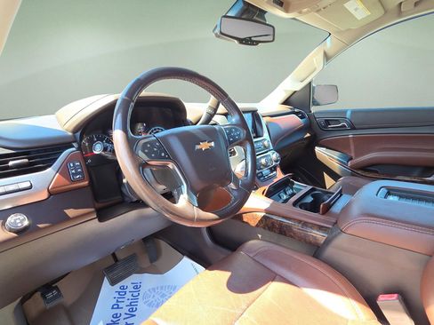 Used 2019 Chevrolet Suburban Premier image 26