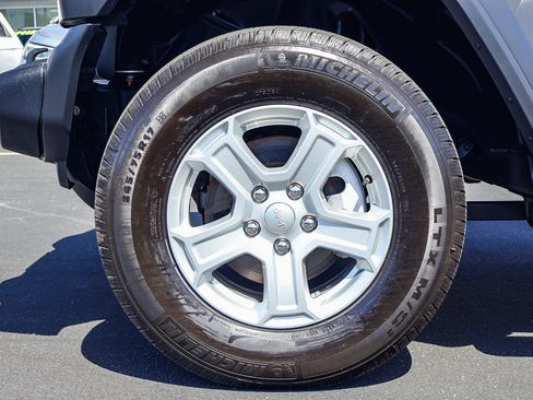 Used 2021 Jeep Wrangler Unlimited Sport AWD/4WD image 15