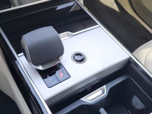 New 2026 Land Rover Range Rover SE image 18