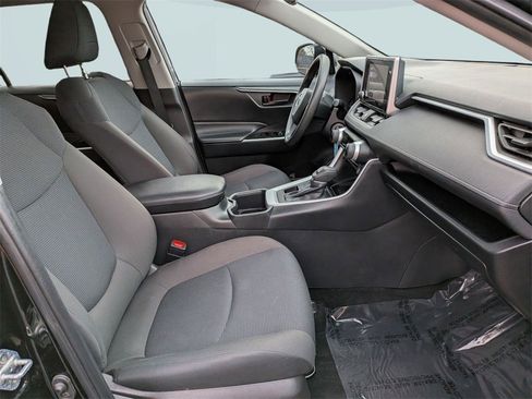 Used 2024 Toyota RAV4 LE image 31