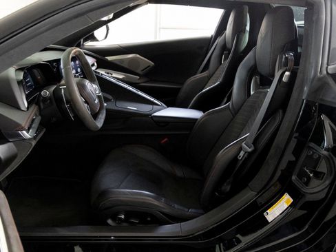 Used 2023 Chevrolet Corvette Stingray Premium Conv w/ Z51 Performance Package RWD image 11