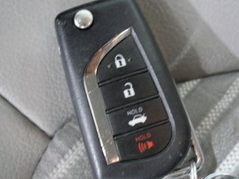 Used 2023 Toyota Camry SE image 26