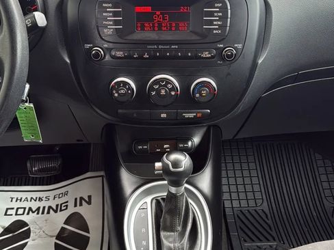 Used 2015 Kia Soul EV image 19