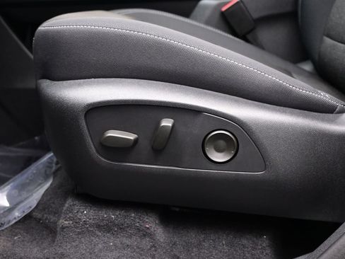 New 2026 Chevrolet Traverse LT w/ Sun and Wheel Package FWD image 24