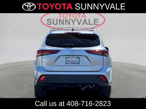 Certified 2024 Toyota Highlander LE FWD image 9