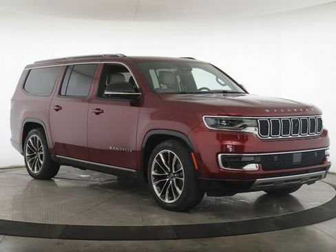 Used 2025 Jeep Wagoneer L Series III w/ Premium Group I image 2