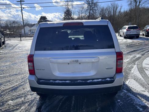 Used 2011 Jeep Patriot Latitude image 4