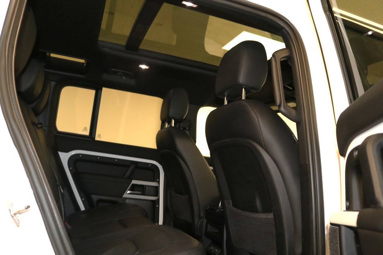 Used 2024 Land Rover Defender 110 S AWD/4WD image 92