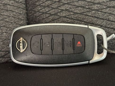 Used 2025 Nissan Rogue SV FWD image 21