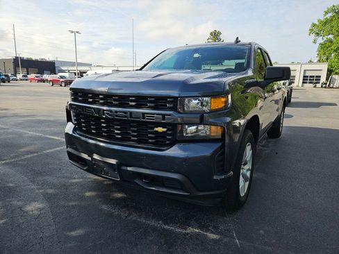Used 2022 Chevrolet Silverado 1500 Custom RWD image 2