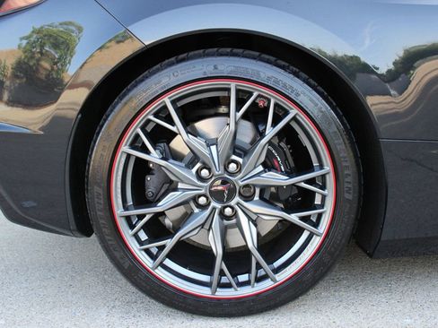 Used 2024 Chevrolet Corvette Stingray Premium Conv w/ Z51 Performance Package RWD image 33