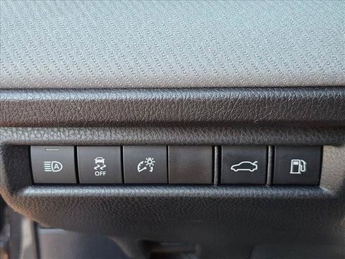 Used 2025 Toyota Camry SE FWD image 11