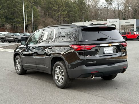 Used 2023 Chevrolet Traverse LT image 4