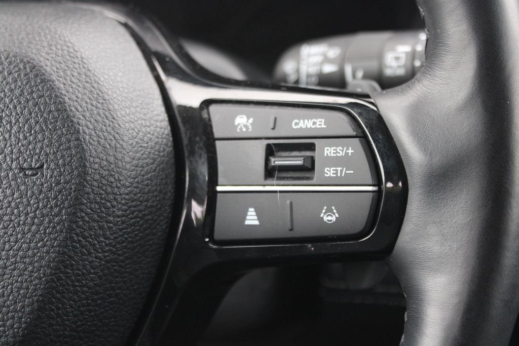 Certified 2025 Honda Pilot Touring image 20