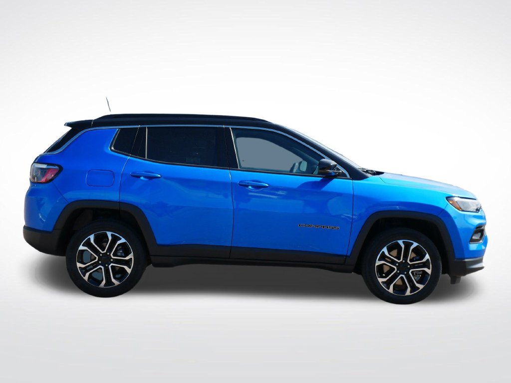 Used 2023 Jeep Compass Limited w/ Sun and Sound Group AWD/4WD image 2