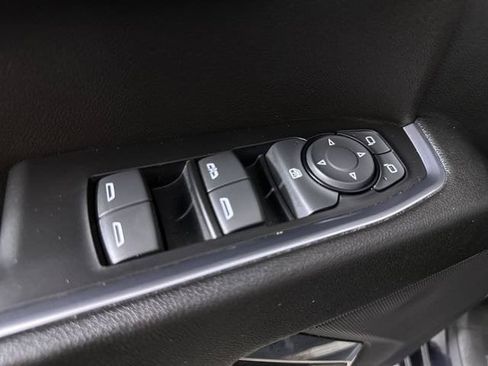 Used 2023 Chevrolet Silverado 1500 LT AWD/4WD image 24