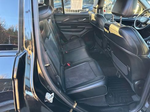 Used 2023 Jeep Grand Cherokee Altitude image 14