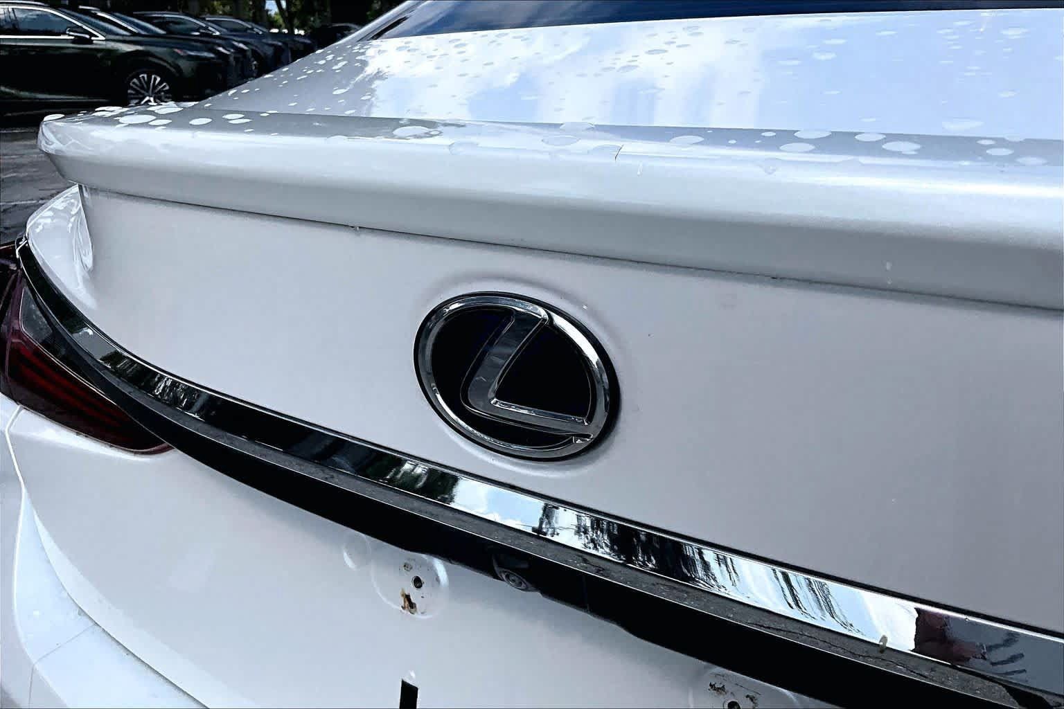 Used 2020 Lexus ES 300h w/ Premium Package FWD image 31