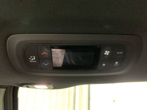Used 2020 Chrysler Pacifica Limited FWD image 22