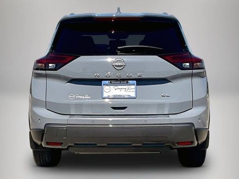 Certified 2025 Nissan Rogue SL FWD image 6