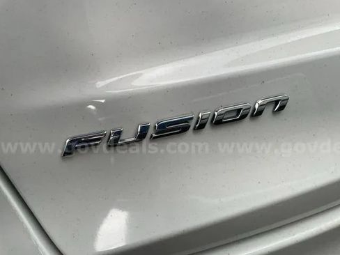 Used 2019 Ford Fusion SE FWD image 19