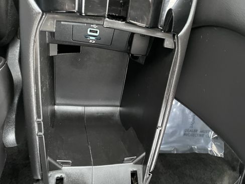 Used 2016 Ford Fusion Titanium image 25