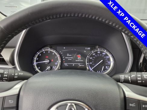 Used 2022 Toyota Highlander XLE image 31