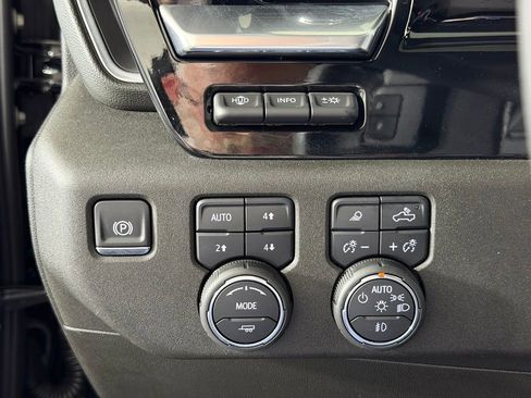 Certified 2025 Chevrolet Silverado 1500 High Country w/ Midnight Edition AWD/4WD image 33
