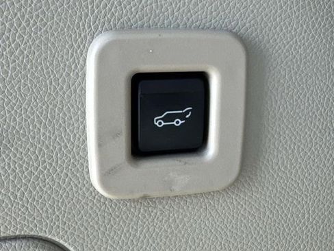 Used 2012 Lincoln Navigator 2WD image 15