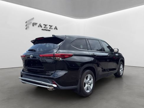 Used 2020 Toyota Highlander LE AWD/4WD image 14