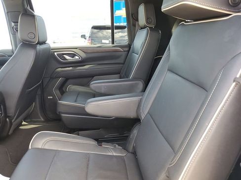 Used 2023 Chevrolet Suburban Premier image 14