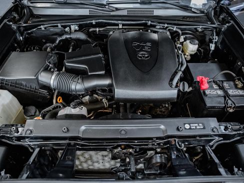 Used 2019 Toyota Tacoma TRD Sport image 26