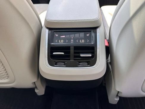 Used 2016 Volvo XC90 T6 Momentum AWD/4WD image 33