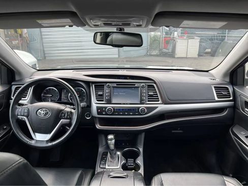Used 2016 Toyota Highlander XLE image 14