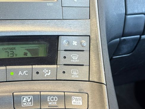 Used 2015 Toyota Prius Two FWD image 29