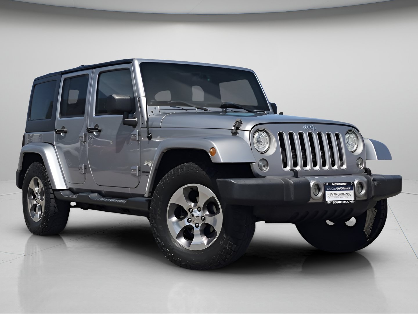 Used 2018 Jeep Wrangler Unlimited Sahara AWD/4WD image 2