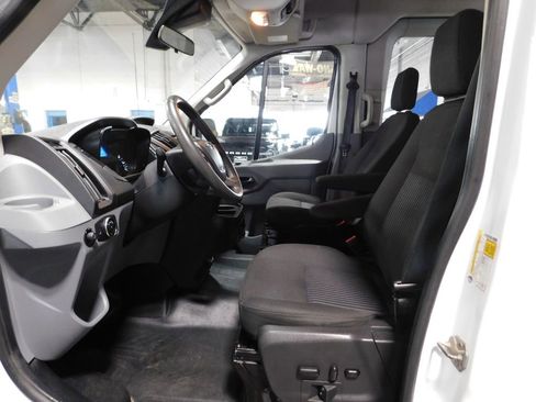 Used 2018 Ford Transit 150 XLT image 44